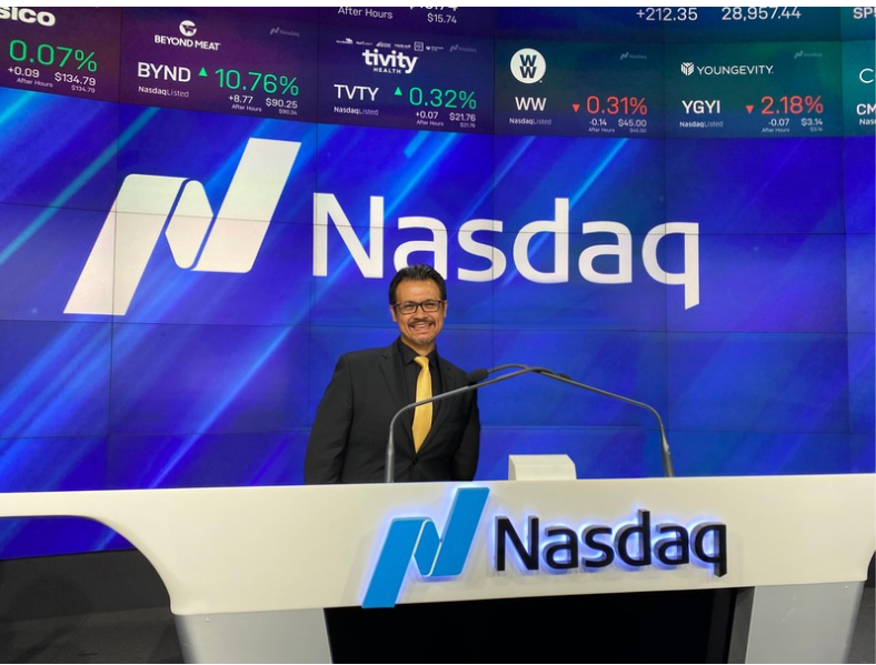 Fernando Velázquez en Nasdaq, Nueva York
